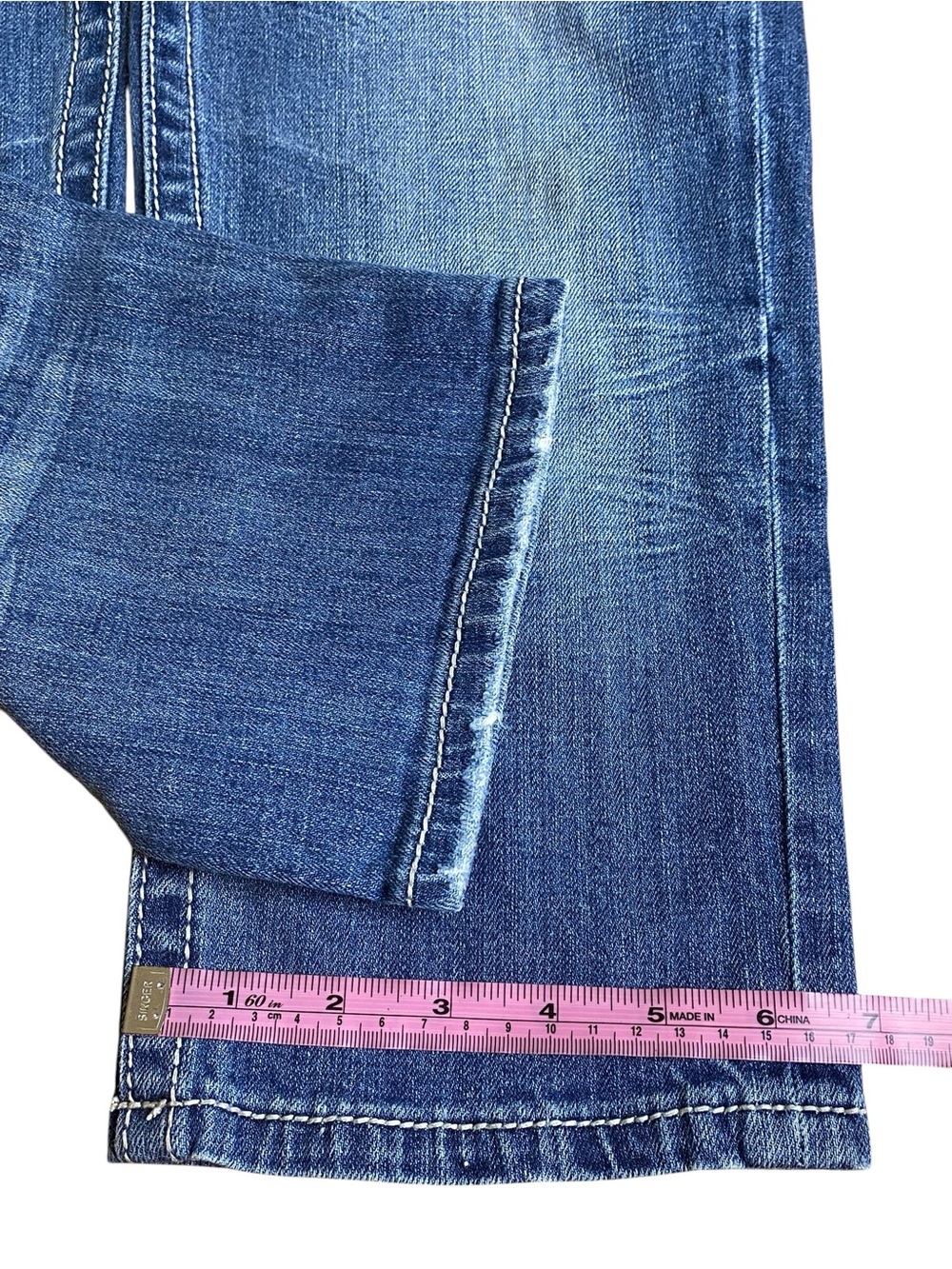 Miss Me Embellished Embroidered Capri Jeans Women’s size 29 - Picture 15 of 16